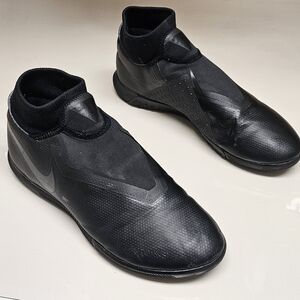 Nike Phantom Vision Academy DF IC AO3290-001 Futsal Indoor Soccer Ghost Laces